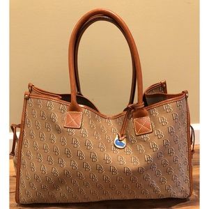 LIKE NEW DOONEY & BOURKE LARGE WEEKENDER TOTE